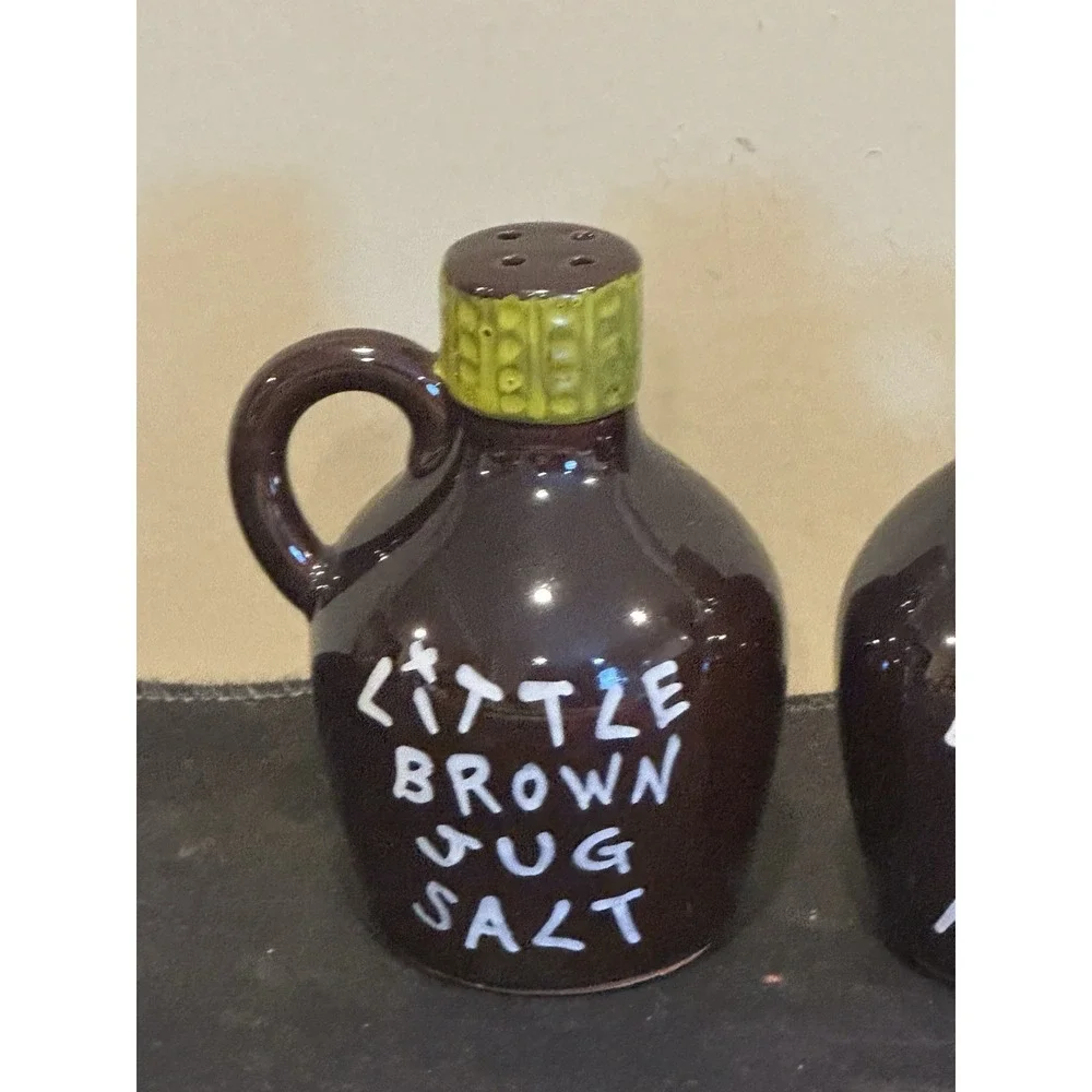 Little Brown‎ Jug Vintage Salt & Pepper Shakers